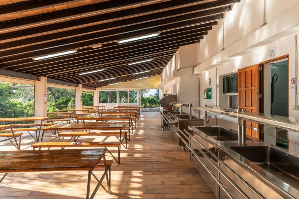 menjador-campament-la-victoria