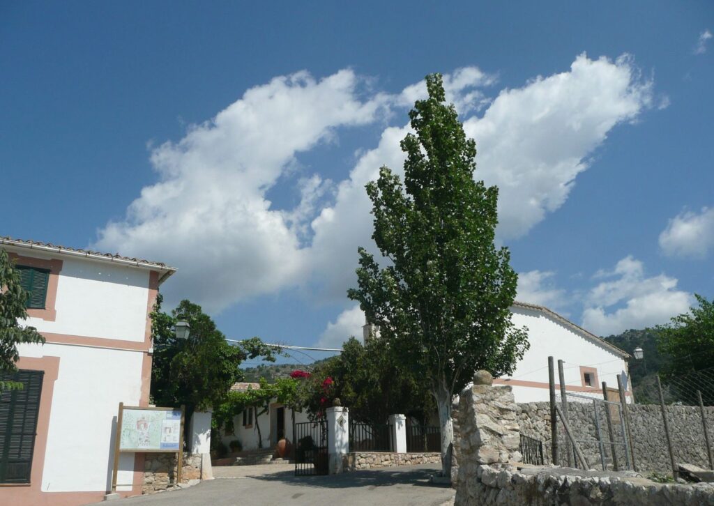 Entrada Granja escola Es Burotell