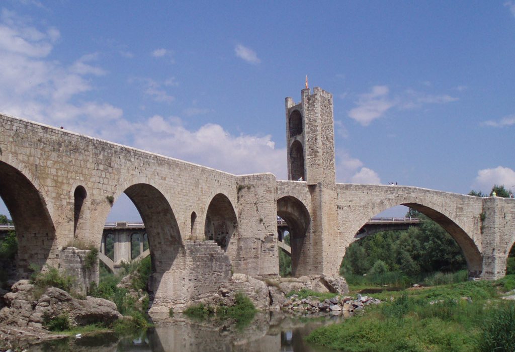 visita-vila-comtal-besalu